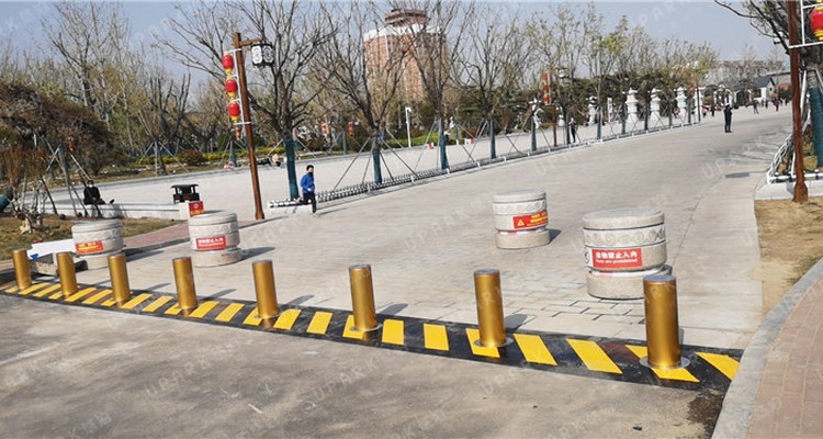 bollard