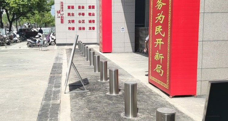 bollard