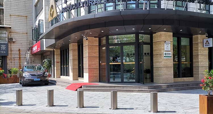 bollard