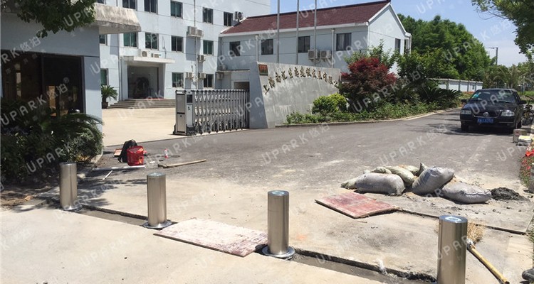 bollard