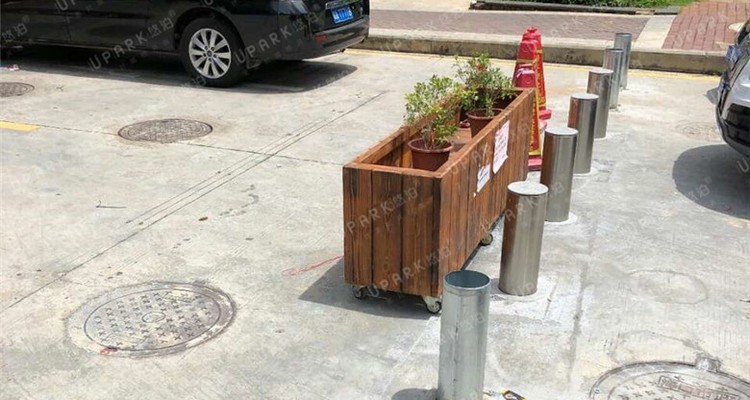 bollard