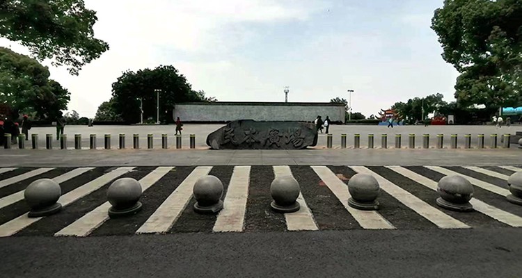 bollard