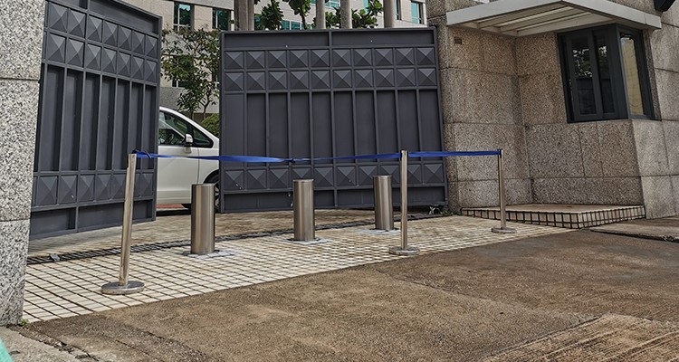 bollard