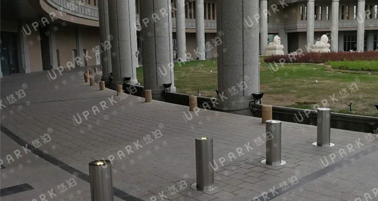 bollard