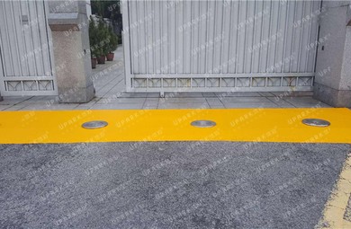 Hydraulic Integrated vs. Separate Unit Bollards: Which One Does Your Project Need?