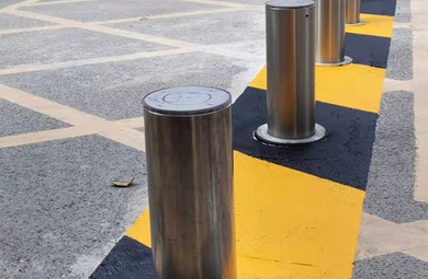 Automatic Bollards Czech Republic: Perimeter Security for Prague Villas and Luxury Estates