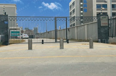 Hydraulic vs Electromechanical Bollards in Cold Weather: A Technical Comparison