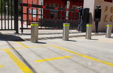 Automatische Pollersäulen Österreich: Einfahrtssicherung für Luxusimmobilien