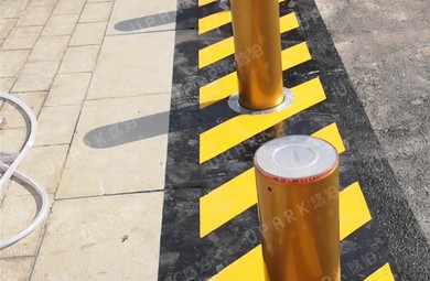 Stainless Steel vs Carbon Steel Bollards: Which Material Holds Up Better?