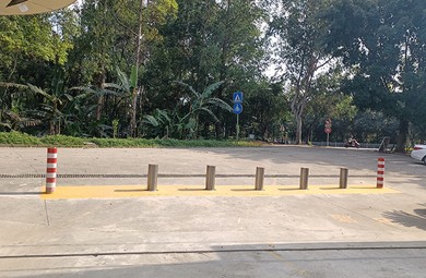 Manual Pull-Up Post vs Automatic Bollard: The Complete Comparison for Parking Management