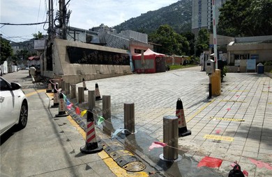 Fixed Bollards vs Portable Barriers: A 10-Year Cost Comparison | UPARK