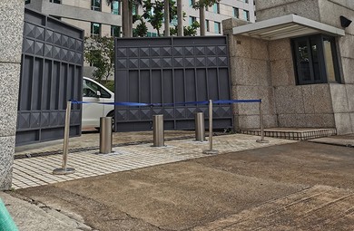 Bollard Solutions for Hospitals and Healthcare Facilities