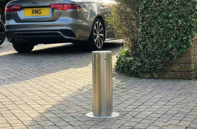 Winding Down the Summer Rush: Managing Coastal and Resort Traffic with Automatic Bollards