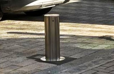 How Automatic Bollards Protect Commercial Streets and Shopping Districts