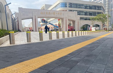 UPARK 120mm Automatic Bollards: Battery & Control-Cabinet Models Compared